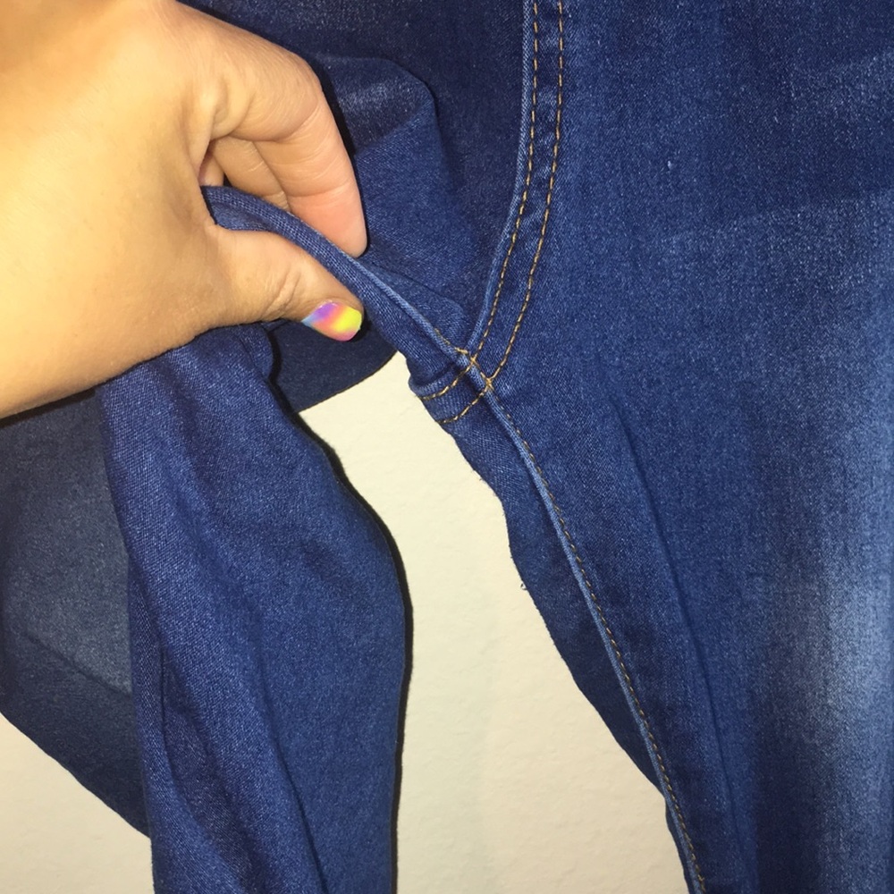 Red Button Butt Lift Jeans - Picture 4 of 5